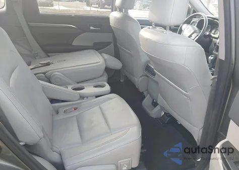 2015 Toyota Highlander Limited V6 z USA, uszkodzony, nr VIN 5TDDKRFH8FS109406